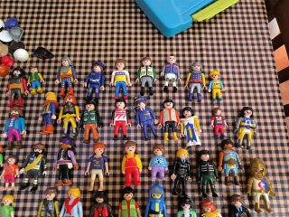 Lote 40 figuras Playmobil antiguas y accesorios
