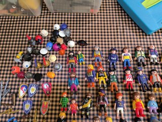 Lote 40 figuras Playmobil antiguas y accesorios