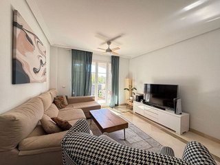 Piso en venta en Los Arqueros-Puerto del Almendro en Benahavís
