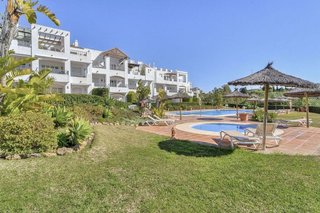 Piso en venta en Los Arqueros-Puerto del Almendro en Benahavís