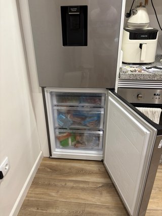Frigorífico Samsung con Dispensador de Agua