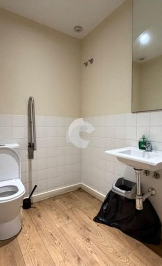 Local comercial en alquiler en Ensanche en Coruña (A)