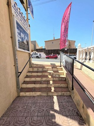 Local comercial en venta en Torrelamata - La Mata en Torrevieja