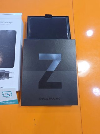 Samsung Galaxy Z Fold 3 5G + funda y cargador