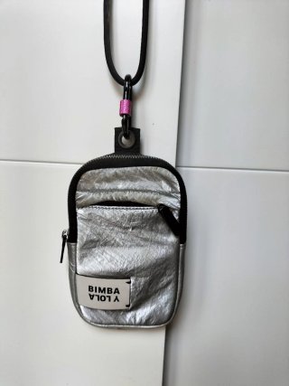 Bolsito para móvil Bimba y Lola plateado