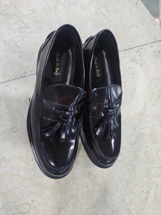 Mocassini neri con nappine Made in Italy