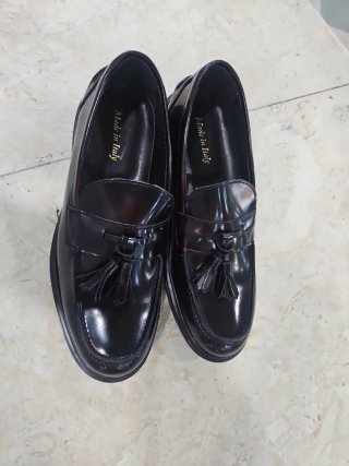 Mocassini neri con nappine Made in Italy