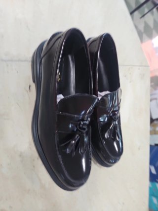 Mocassini neri con nappine Made in Italy