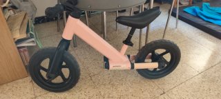 Bicicleta de equilibrio infantil rosa