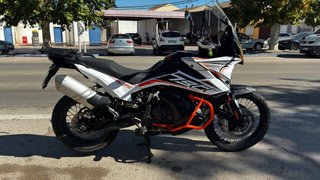 KTM 790 Adventure S Blanca y Naranja