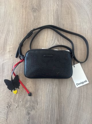 Bolso Desigual negro con mariposa