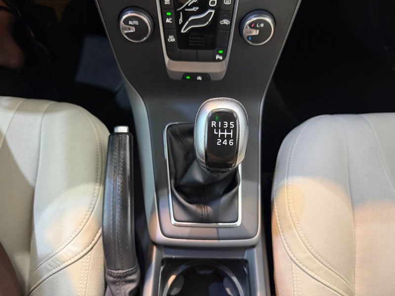 Volvo S40 2015, foto 14