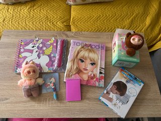 Set de Juguetes y Material de Papelería