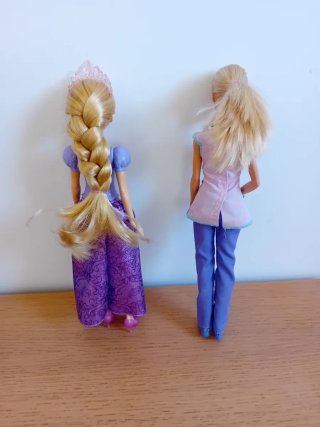 Lote Barbie Rapunzel y Barbie enfermera