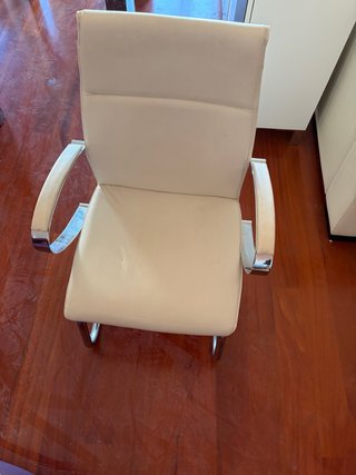 Sillón de oficina blanco