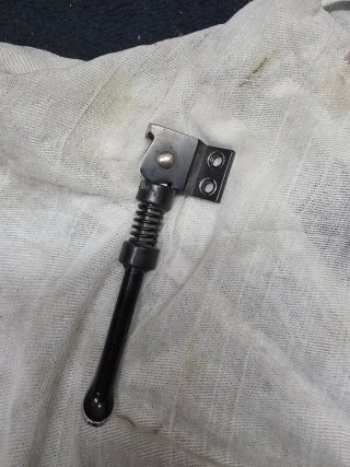 Cavalletto laterale per monopattino elettrico