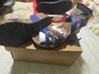 Sandalias cuña mujer azul y multicolor