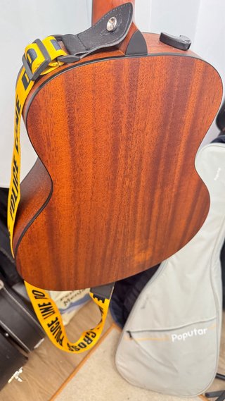 Guitarra Smart Poputar x Kepma con LED y bluetooth