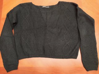 Jersey negro crop punto calado