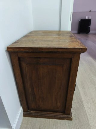 Mesita de noche de madera maciza