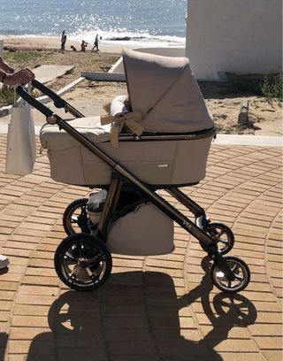 Carrito de Bebé Elegante. Capazo + Silla