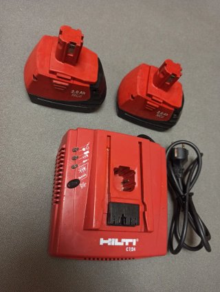 Cargador y 2 Baterías Hilti
