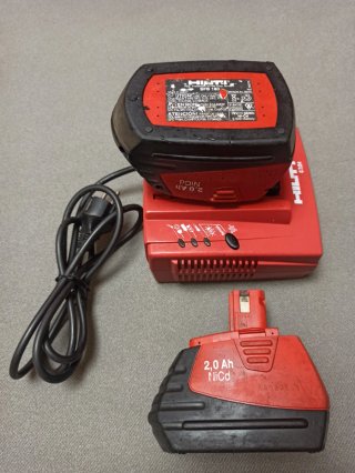 Cargador y 2 Baterías Hilti