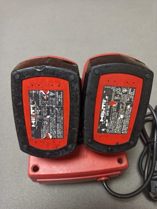 Cargador y 2 Baterías Hilti