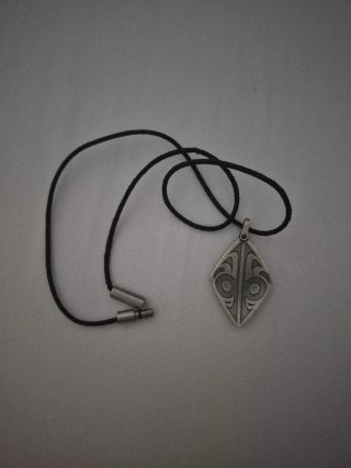 Colgante Viceroy Plata y Cordón Negro