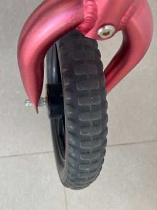 Bicicleta de equilibrio marca Vitus. Super ligera.
