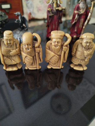 Estatuillas chinas, okimonos