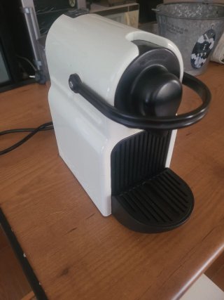 Cafetera Krups Nespresso Blanca
