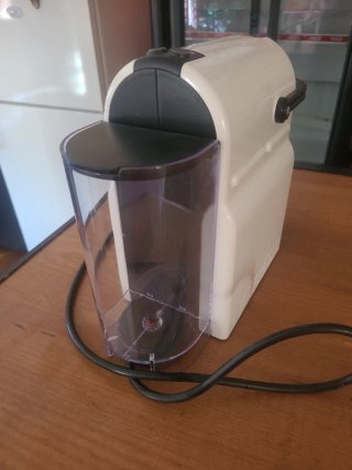 Cafetera Krups Nespresso Blanca