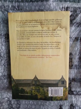 La viola de Tyneford House