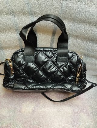 Bolso de mano acolchado negro
