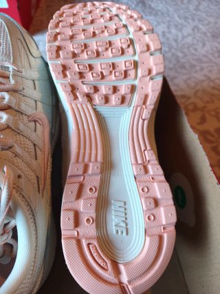 Nike P6000 Salmón Talla 42.5