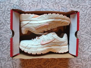 Nike P6000 Salmón Talla 42.5