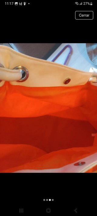 Bolso naranja y blanco