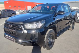 Toyota Hilux 2.4CC 150CV DIESEL MANUAL 4WD 2023