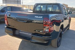 Toyota Hilux 2.4CC 150CV DIESEL MANUAL 4WD 2023