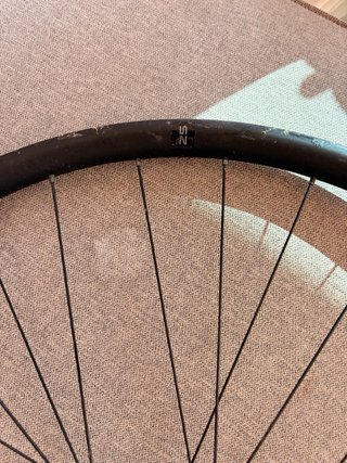 Horquilla Lefty 110mm con rueda carbono