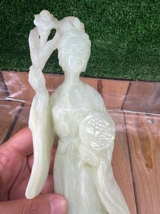 Statua Geisha in Giada Portafortuna