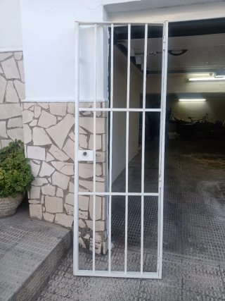 Dos puertas aluminio blanco