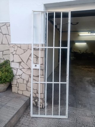Dos puertas aluminio blanco