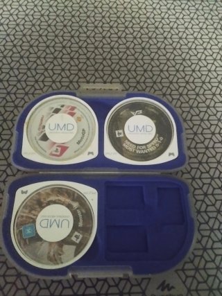 Console Sony PSP nera con custodia e giochi