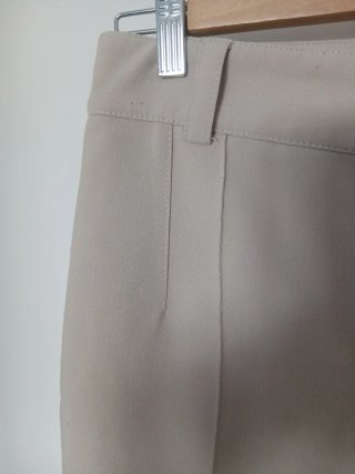 Pantalones de pinza ZARA beige