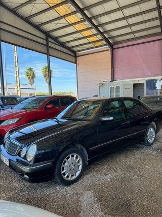 Mercedes-Benz Clase E200