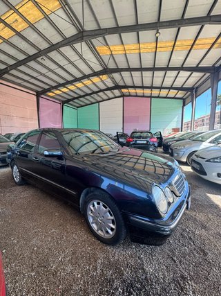 Mercedes-Benz Clase E200