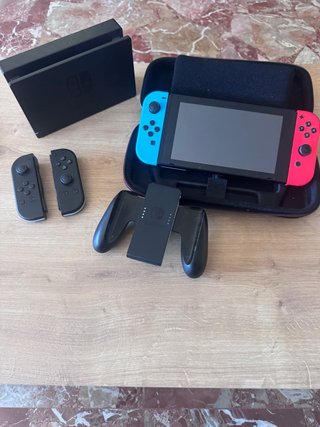 Nintendo Switch original + 2 mandos led negros