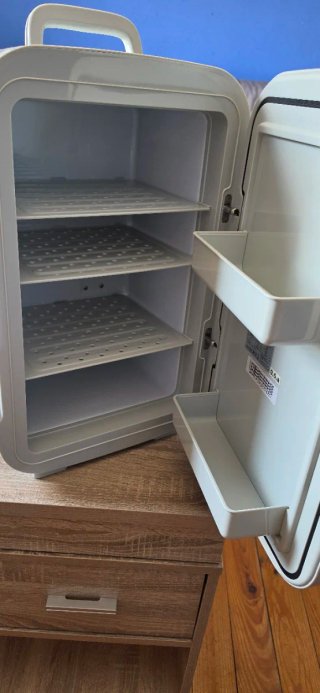 Nevera Cecotec 12V/220V 25Litros